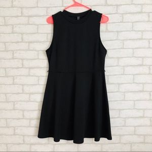 FOREVER 21 BLACK COCKTAIL DRESS